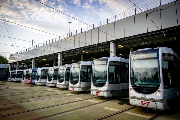 'Metro's en trams gaan Rotterdam van stroom voorzien'